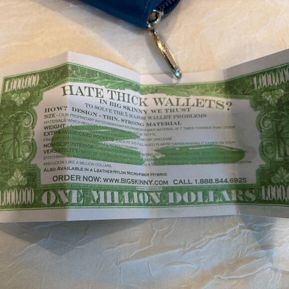 Big Skinny Polka Accordion card case, brand new, in teal blue - Picture 9 of 11